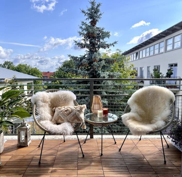Bali Home Stylische Wohnung Mit Terrasse Шёнефельд Экстерьер фото