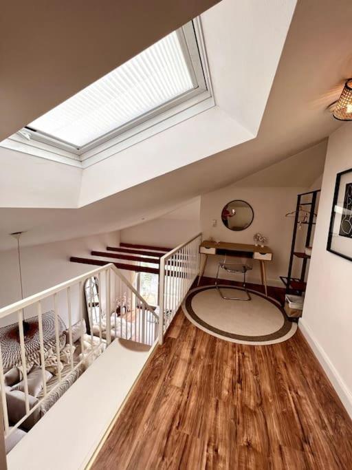 Bali Home Stylische Wohnung Mit Terrasse Шёнефельд Экстерьер фото