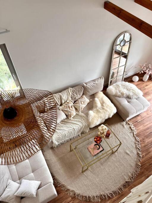 Bali Home Stylische Wohnung Mit Terrasse Шёнефельд Экстерьер фото