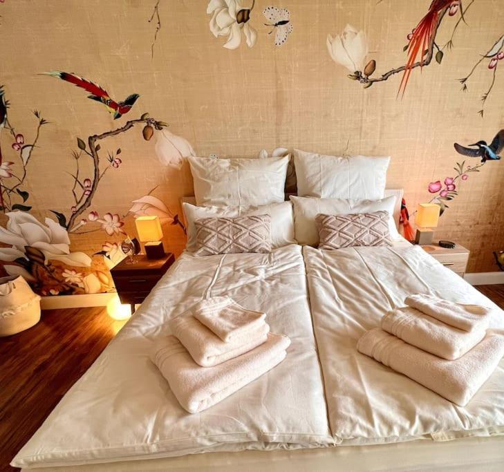 Bali Home Stylische Wohnung Mit Terrasse Шёнефельд Экстерьер фото
