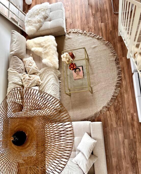Bali Home Stylische Wohnung Mit Terrasse Шёнефельд Экстерьер фото