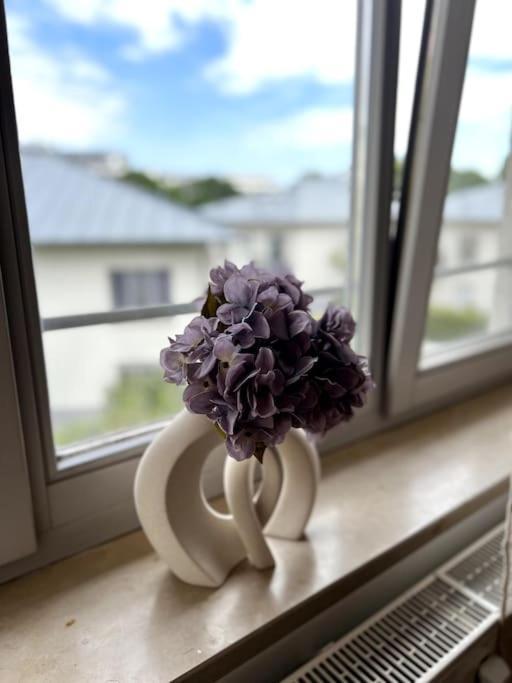 Bali Home Stylische Wohnung Mit Terrasse Шёнефельд Экстерьер фото