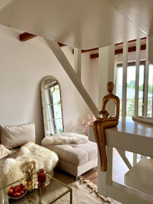 Bali Home Stylische Wohnung Mit Terrasse Шёнефельд Экстерьер фото