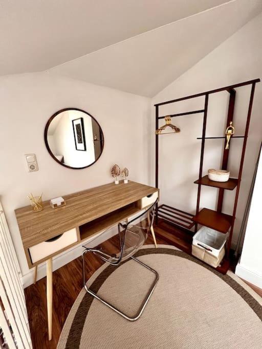 Bali Home Stylische Wohnung Mit Terrasse Шёнефельд Экстерьер фото